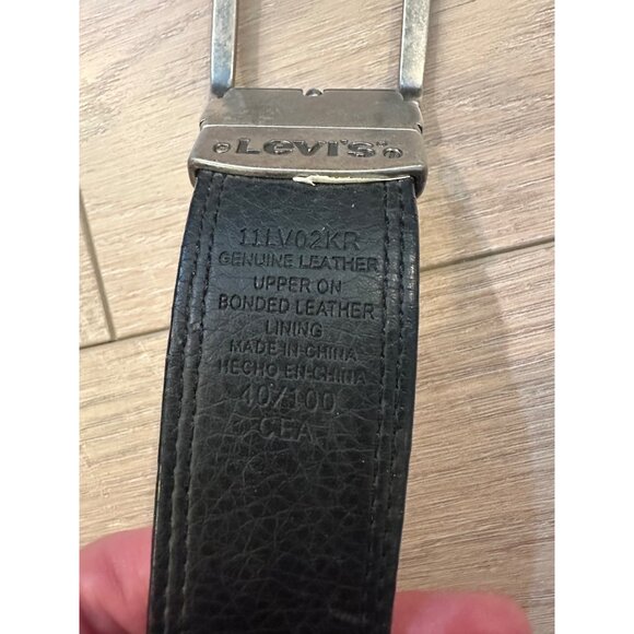 LOT OF 5 OLD LEATHER BELTS - Picture 6 of 10